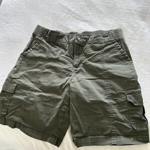 Olive Cargo Shorts - Casual Utility Style